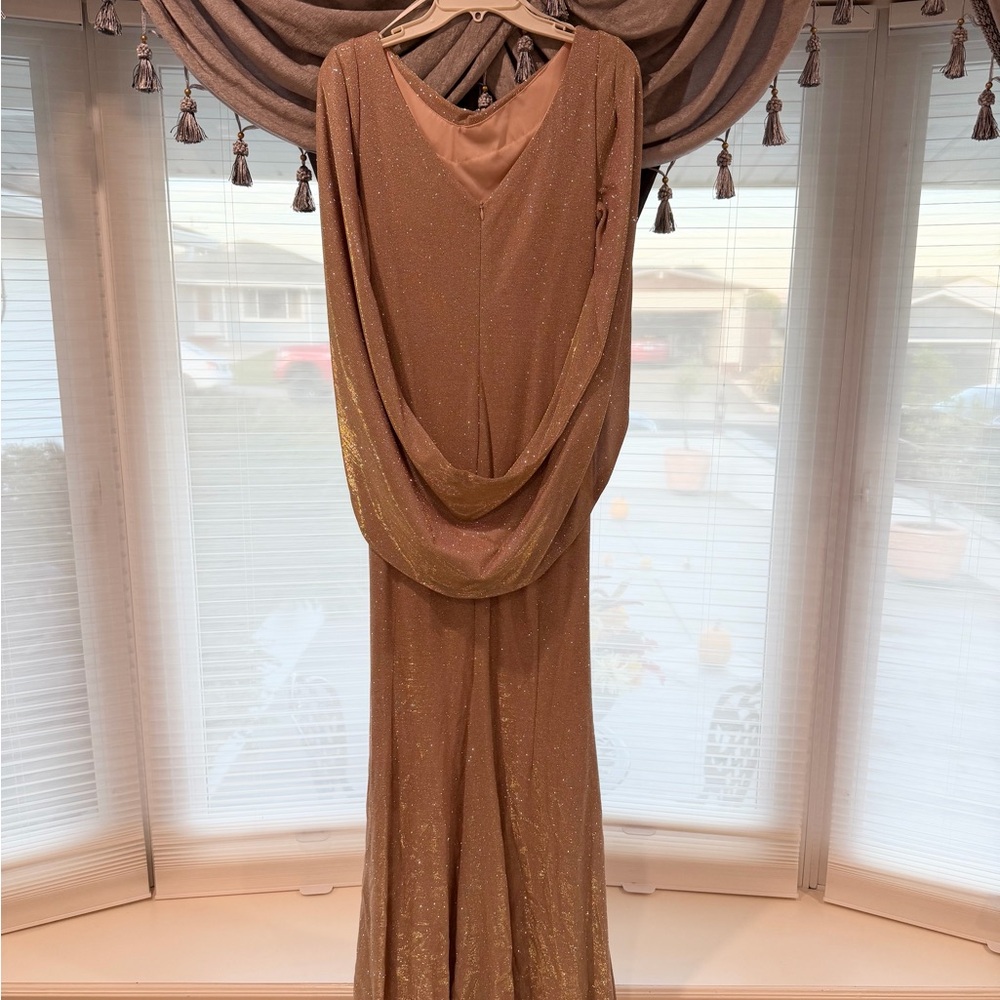 Elegant Rose Gold Evening Gown - Picture 3 of 9